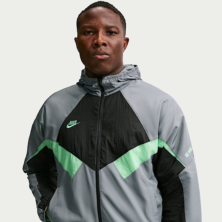 England Windrunner Women's Nike Soccer UV Woven Jacket. Nike.com